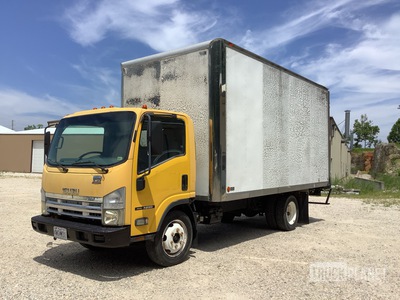 2008 Isuzu NPR 4x2 Furgoneta caja cerrada