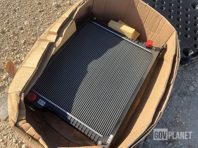 MN122440-2672 Radiator