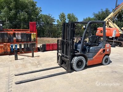 2018 Toyota 8FGU25 4750 lb Pneumatic Tire Forklift