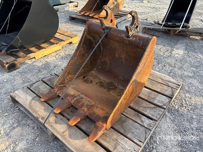 John Deere 24 in Digging Excavator Bucket
