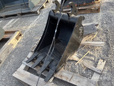 John Deere 18 in Q/C Digging Excavator Bucket