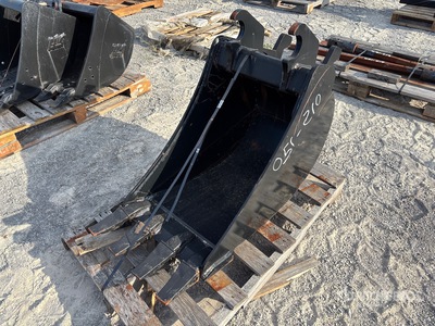 John Deere 18 in Digging Excavator Bucket