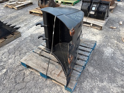 John Deere 30 in Digging Excavator Bucket