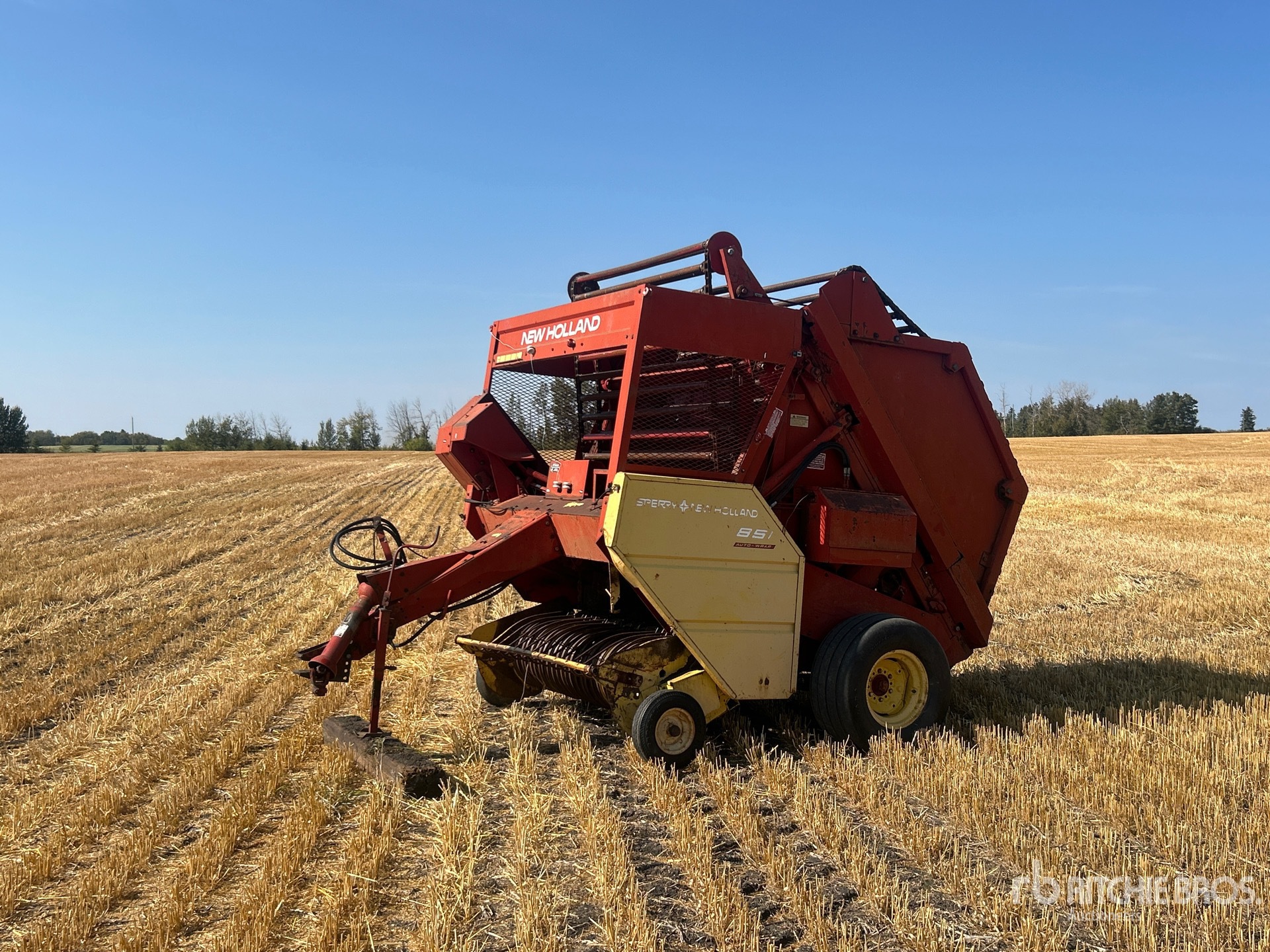New Holland 851 Round Baler
