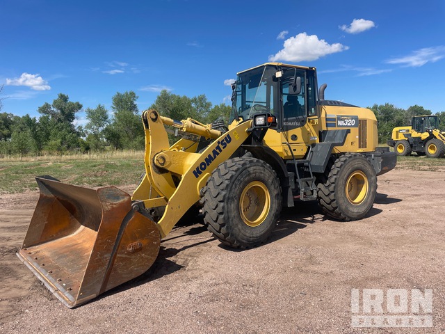CARGADOR FRONTAL 2014 KOMATSU WA3208