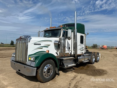 2007 Kenworth W900L 6x4 T/A Sleeper Truck Tractor