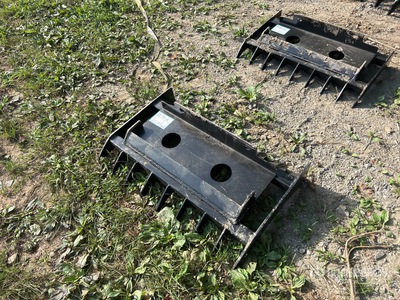 2025 Kit Containers M-SS-DB 32 in Mini Skid Steer Attachments (Unused)