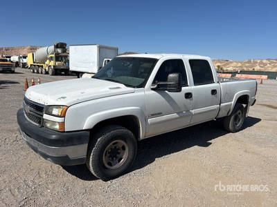 2006 Chevrolet Silverado 2500 HD LT 4x2 Crew Cab Pickup