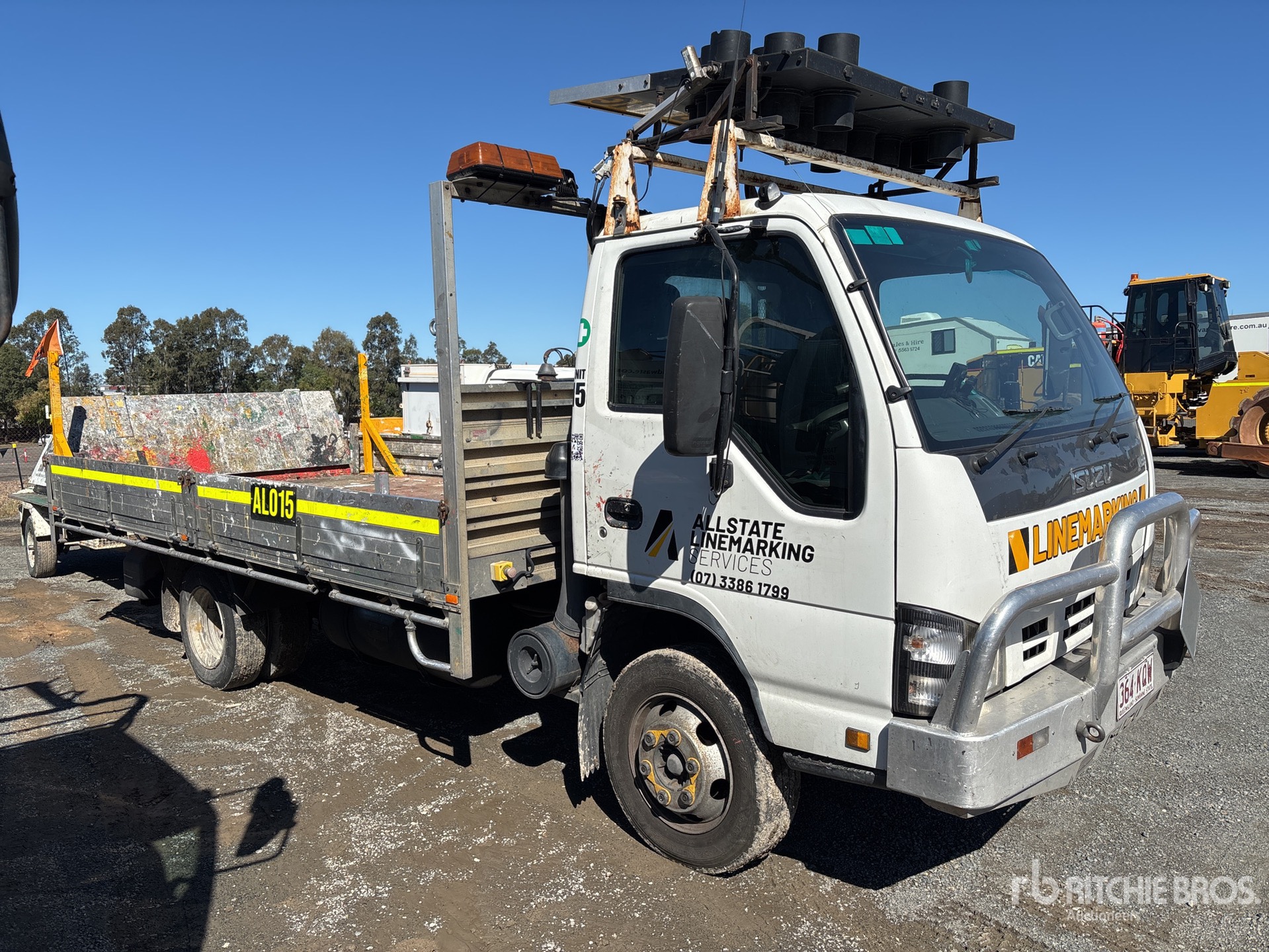 2007 Isuzu NPR 4x2 Flatbed Truck