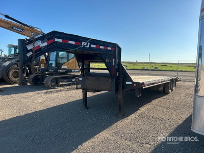 2015 PJ Trailer Gooseneck Flatbed Trailer