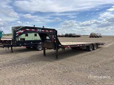 2015 PJ Trailer 32 ft T/A Gooseneck Plant Trailer