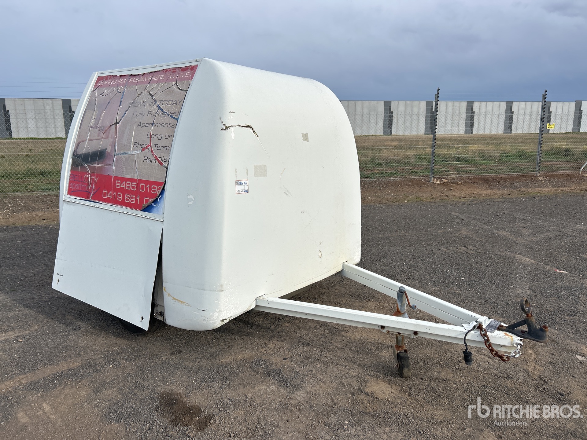 2002 Imperial Pacific 1.75 m S/A Enclosed Trailer