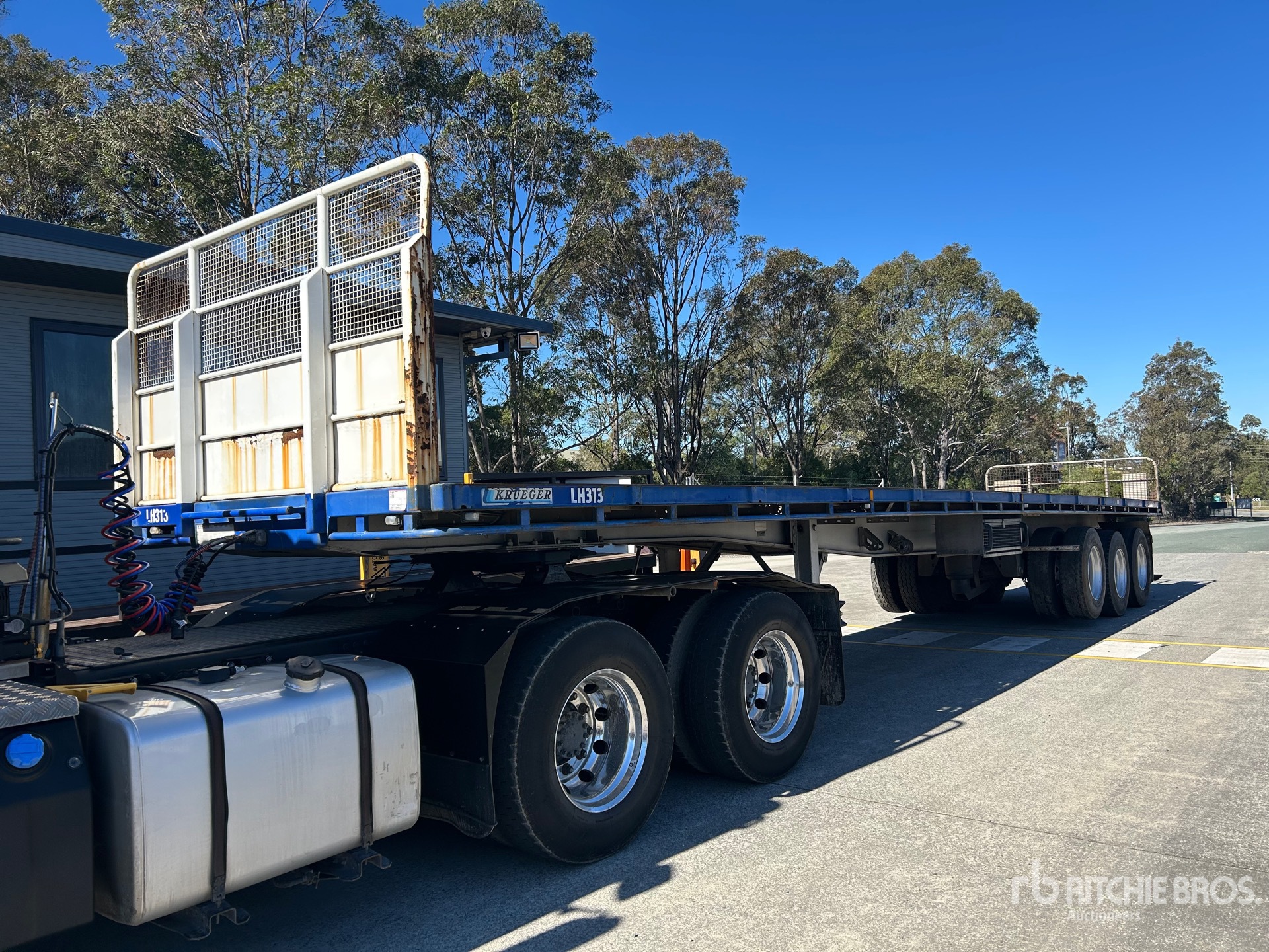 2008 Krueger Flatbed Trailer