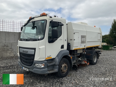 Scarab Magnum Sweeper on 2015 DAF LF55.220 Chassis