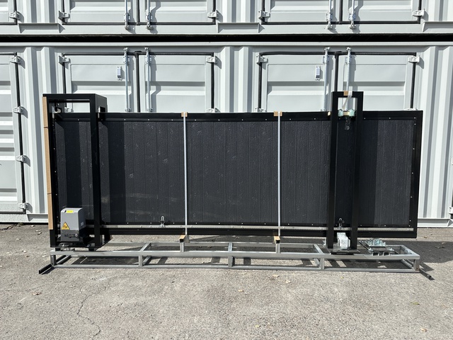 4 m x 1.4 m Electric Steel Sliding Driveway Gate (Unused)