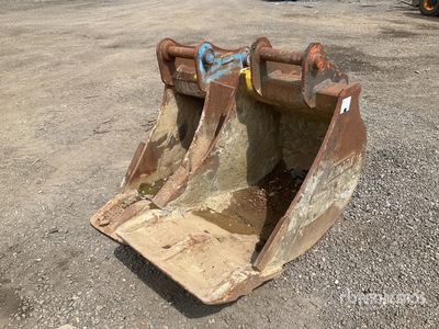 Quantity of (2) Digging Excavator Bucket