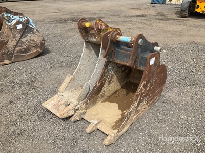 Quantity of (2) Digging Excavator Bucket