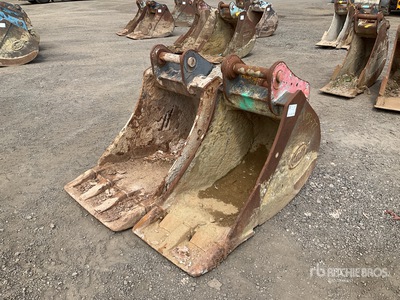 Quantity of (2) Digging Excavator Bucket