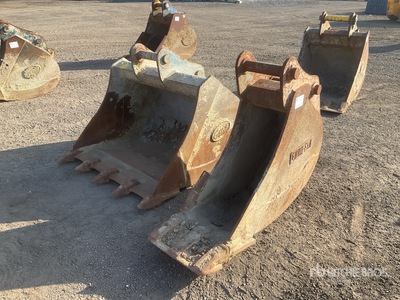 Quantity of (2) Digging Excavator Bucket