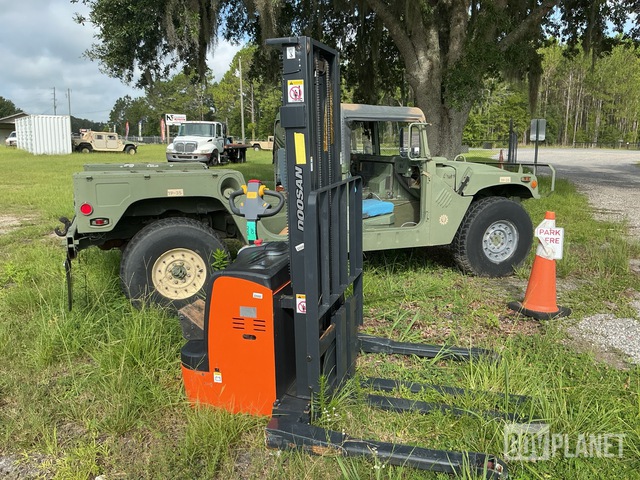 MONTACARGAS ELéCTRICO DOOSAN BWS17S7