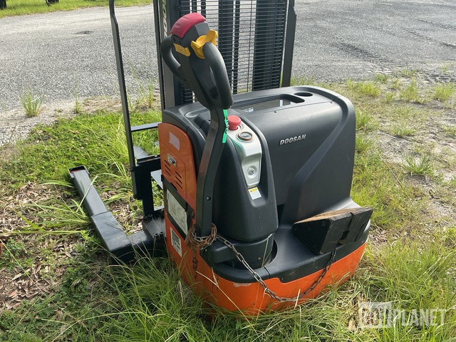 MONTACARGAS ELéCTRICO DOOSAN BWS17S7