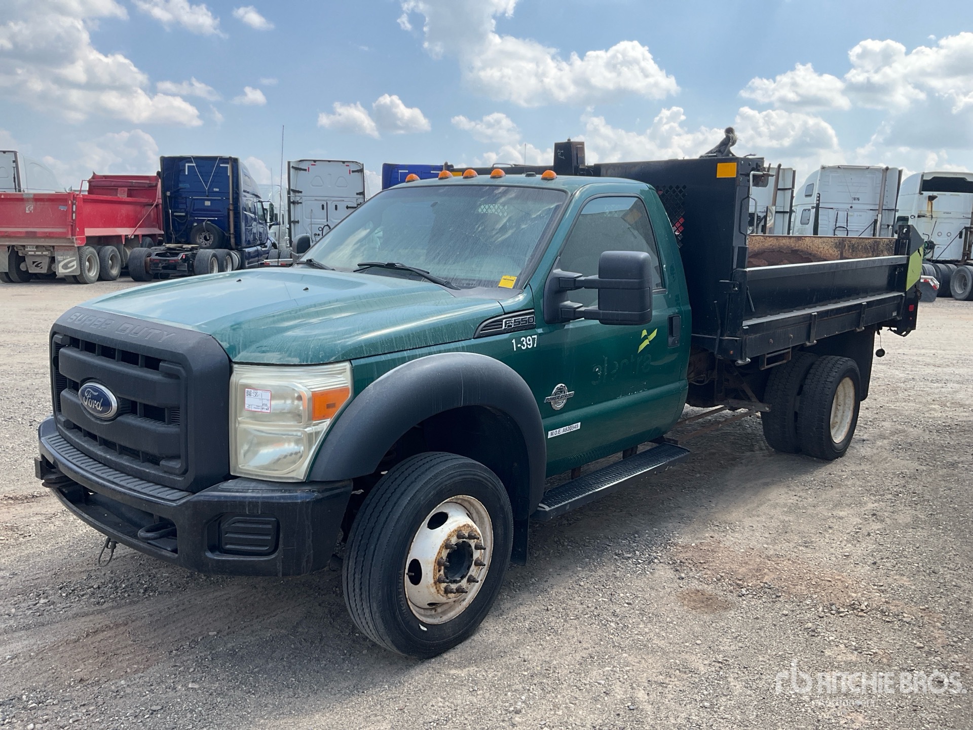 2011 Ford F-550 XL 4x2 ダンプトラック（S/A） (Inoperable)