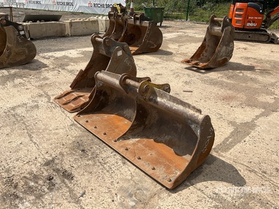 Quantity of (2) Strickland 600mm Digging,1800mm Cleanup Baggerlöffel