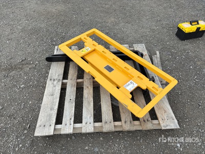 2025 STARVOX SV-CPF36 36 in Mini Skid Steer Forks (Unused)