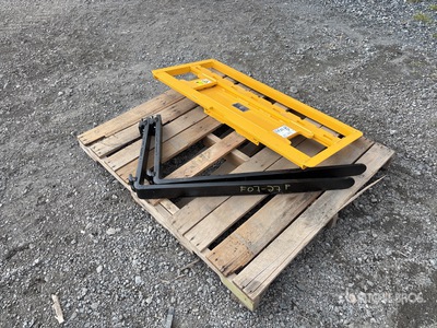 2025 STARVOX SV-CPF36 36 in Mini Skid Steer Forks (Unused)
