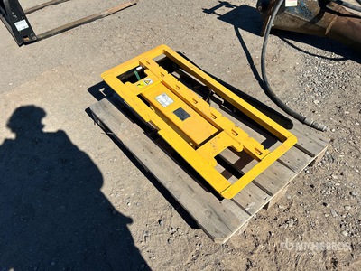 2025 STARVOX SV-CPF36 36 in Skid Steer Forks (Unused)