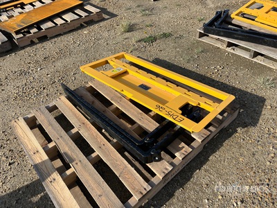 2025 STARVOX SV-CPF36 36 in Skid Steer Forks (Unused)