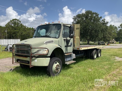 2007 Freightliner M2106 6x6 Flatbed Truck