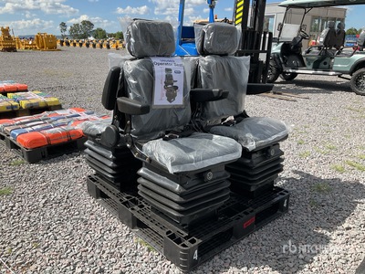 Quantity of (4) 2025 TB355 Lote de Asientos para Operador (Sin Usar) / Operator Seats (Unused)