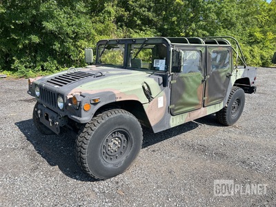 AM General M1097A2 HMMWV 4 Door w/Truck Body