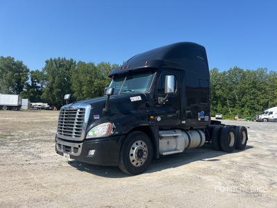 2015 Freightliner Cascadia 125 6x4 T/A Sleeper Truck Tractor