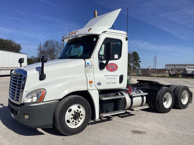 2019 Freightliner Cascadia 125 6x4 T/A Day Cab Truck Tractor