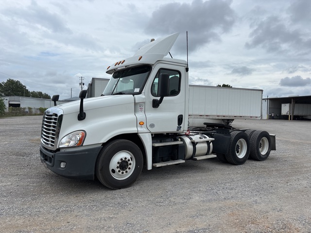 2019 Freightliner Cascadia 125 6x4 T/A Day Cab Truck Tractor