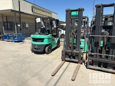 2019 Mitsubishi FB16PNT 2700 lb Carretilla Elevadora Eléctrica