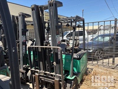 2019 Mitsubishi FB16PNT 2700 lb Carretilla Elevadora Eléctrica