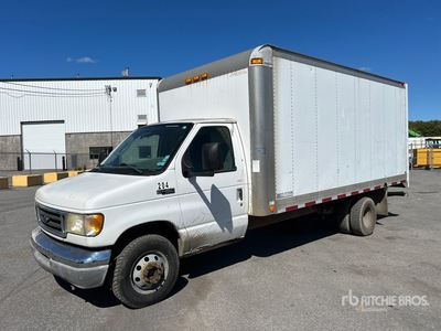 2003 Ford E450 4x2 Van Truck