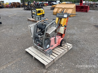 2014 Husqvarna FS524 Scie à béton à contrôle arrière