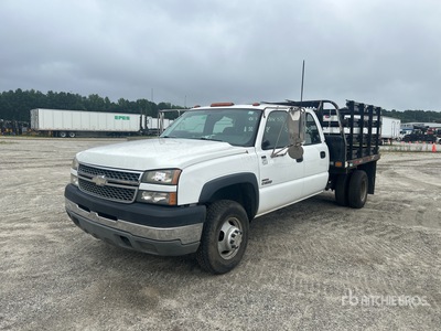 2005 Chevrolet SILVERADO 3500 4x4 Crew Cab Flatbed Truck (Inoperable)
