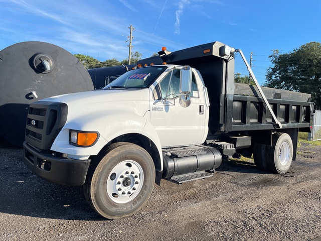 2013 Ford F-750 XL 4x2 S/A Dump Truck