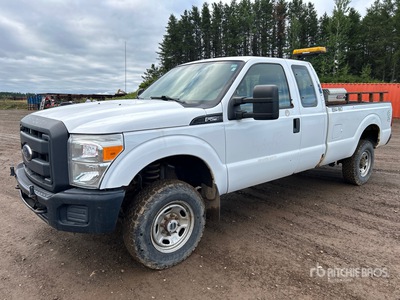 2015 Ford F-250 XL 4x4 Extended Cab Pick Up