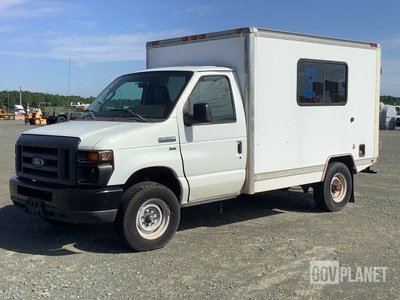 2009 Ford E-350 Super Duty Cargo Van