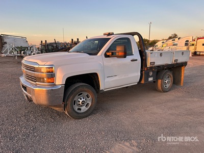 2017 Chevrolet Silverado 2500HD 4x4 Flatbed Truck