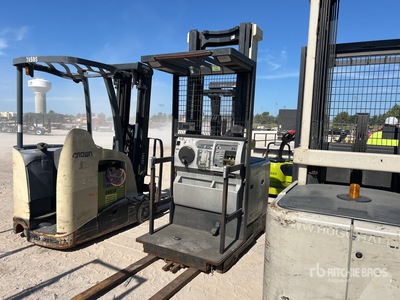 2000 Crown SP3000 3000 lb Order Picker
