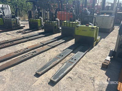 Raymond 8410 6000 lb Electric Pallet Jack