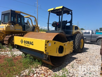 2021 Bomag BW213D-5 Smooth Drum Compactor