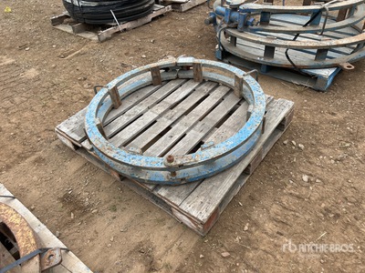 Quantity of (1) Pallets of 36 in Pipe line up clamps Pipe